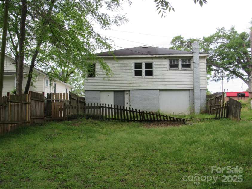 1146 Buffalo Street, Shelby, NC 28150.  MLS# CAR4276309, YatesRealty ID 662. 