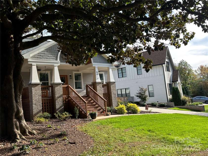 1314 Cortland Road, Charlotte, NC 28209.  MLS# CAR4318253, YatesRealty ID 662. Beautiful newer homes around the corner