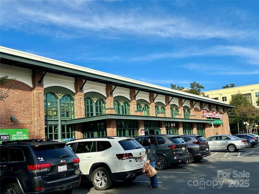 1314 Cortland Road, Charlotte, NC 28209.  MLS# CAR4318253, YatesRealty ID 662. Grocery Store just 100 yard walk away