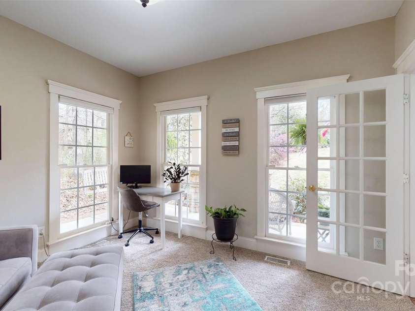 6108 Mcilwaine Road, Huntersville, NC 28078.  MLS# CAR4242611, YatesRealty ID 6620. 