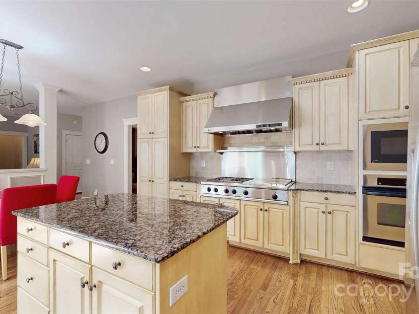 6108 Mcilwaine Road, Huntersville, NC 28078.  MLS# CAR4242611, YatesRealty ID 6620. 