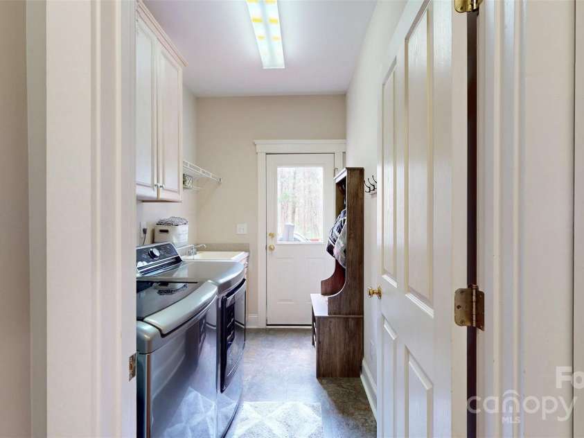 6108 Mcilwaine Road, Huntersville, NC 28078.  MLS# CAR4242611, YatesRealty ID 6620. 