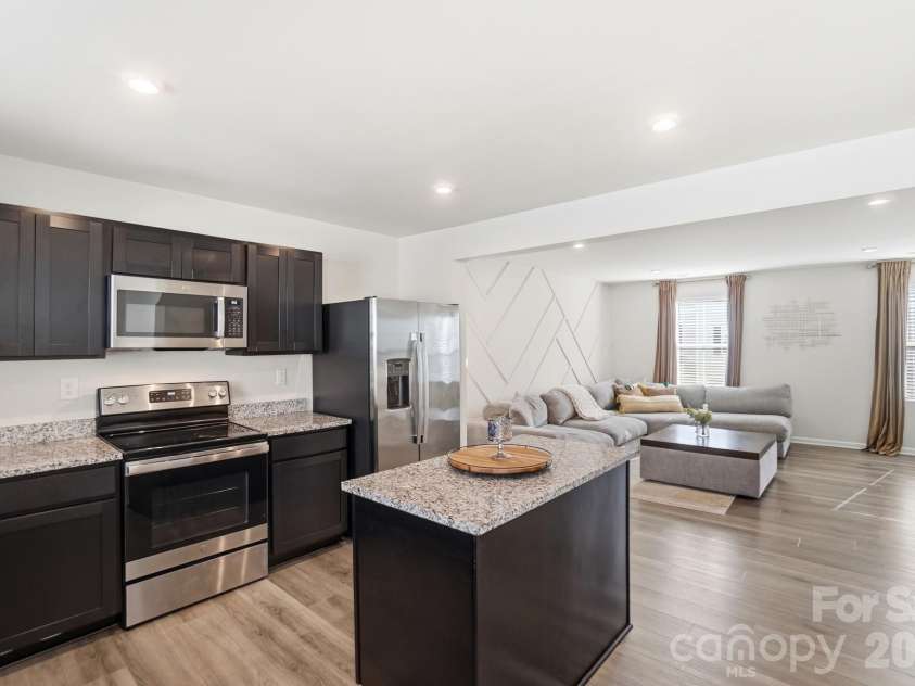 2040 Langer Street, Charlotte, NC 28214.  MLS# CAR4351700, YatesRealty ID 6621. 