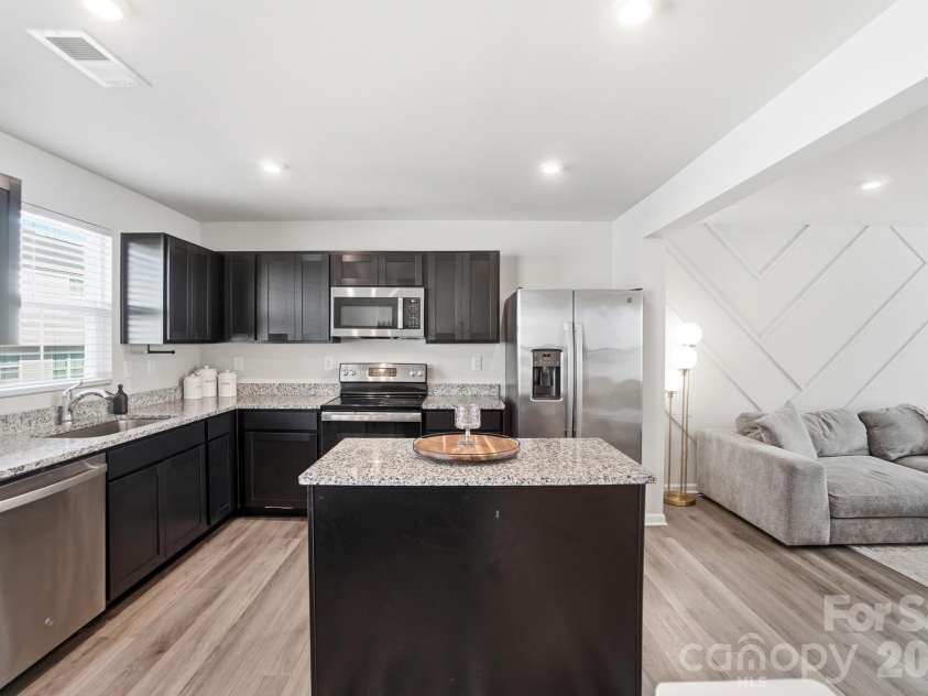 2040 Langer Street, Charlotte, NC 28214.  MLS# CAR4351700, YatesRealty ID 6621. 
