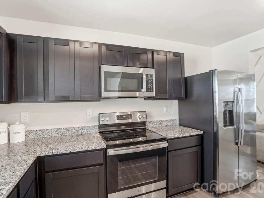 2040 Langer Street, Charlotte, NC 28214.  MLS# CAR4351700, YatesRealty ID 6621. 