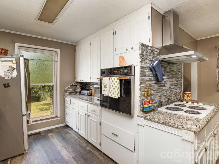 1239 Christopher Circle, Rock Hill, SC 29730.  MLS# CAR4361369, YatesRealty ID 6622. 