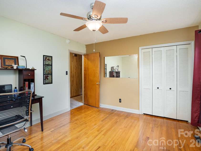 1239 Christopher Circle, Rock Hill, SC 29730.  MLS# CAR4361369, YatesRealty ID 6622. 