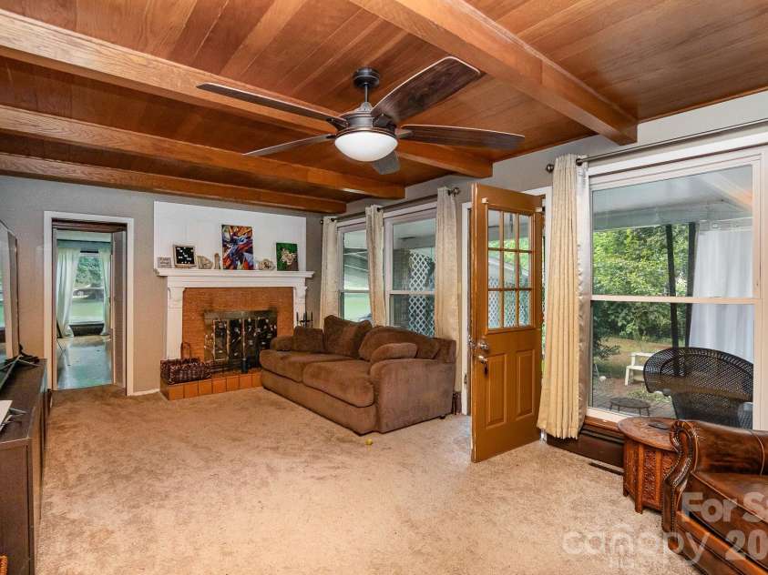 1239 Christopher Circle, Rock Hill, SC 29730.  MLS# CAR4361369, YatesRealty ID 6622. 
