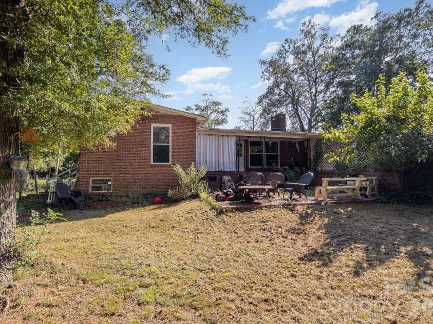1239 Christopher Circle, Rock Hill, SC 29730.  MLS# CAR4361369, YatesRealty ID 6622. 