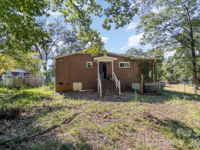 1239 Christopher Circle, Rock Hill, SC 29730.  MLS# CAR4361369, YatesRealty ID 6622. 