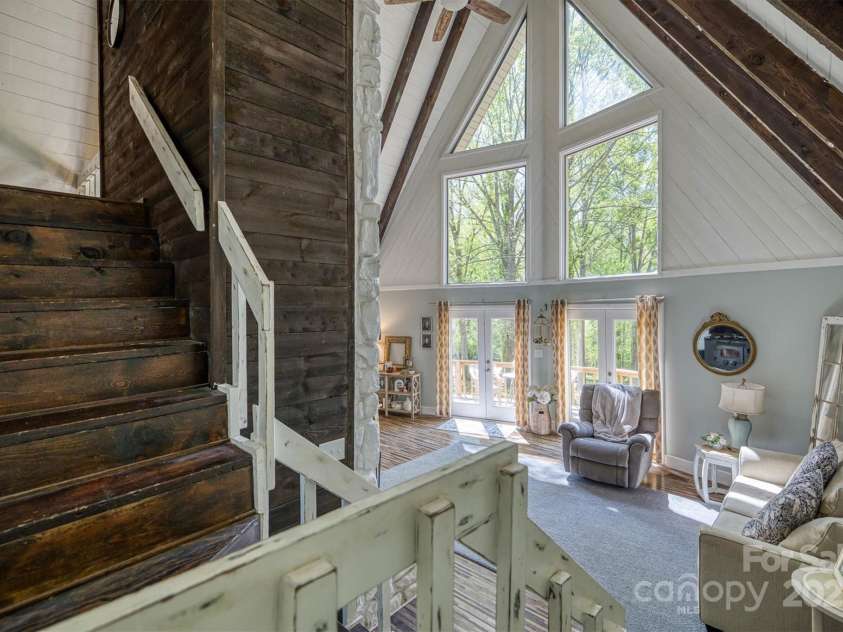 1680 17th Avenue Court, Hickory, NC 28601.  MLS# CAR4245460, YatesRealty ID 6623. 