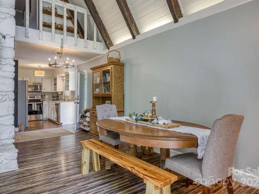 1680 17th Avenue Court, Hickory, NC 28601.  MLS# CAR4245460, YatesRealty ID 6623. 