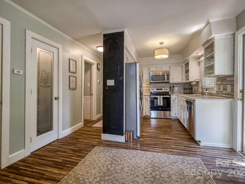 1680 17th Avenue Court, Hickory, NC 28601.  MLS# CAR4245460, YatesRealty ID 6623. 