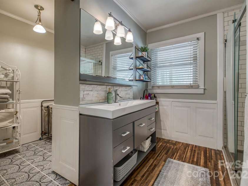 1680 17th Avenue Court, Hickory, NC 28601.  MLS# CAR4245460, YatesRealty ID 6623. 