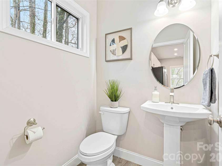 22 Daniel Road, Asheville, NC 28806.  MLS# CAR4347037, YatesRealty ID 6623. First floor half bath