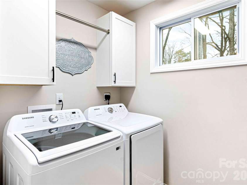 22 Daniel Road, Asheville, NC 28806.  MLS# CAR4347037, YatesRealty ID 6623. Laundry