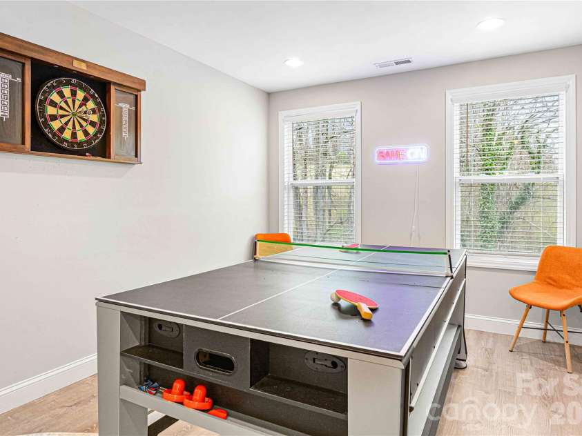 22 Daniel Road, Asheville, NC 28806.  MLS# CAR4347037, YatesRealty ID 6623. Loft space