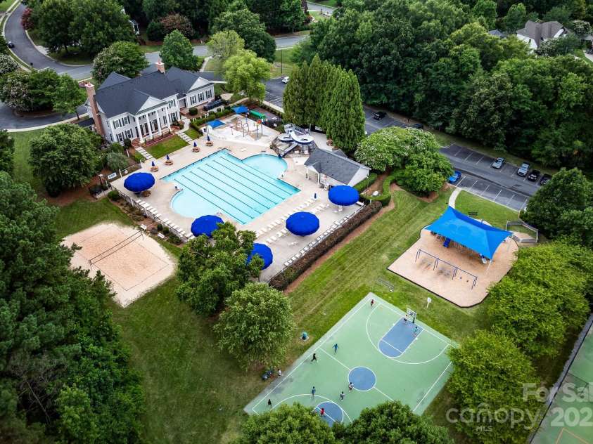 11756 Easthampton Circle, Charlotte, NC 28277.  MLS# CAR4283901, YatesRealty ID 6624. Bridgehampton Amenities