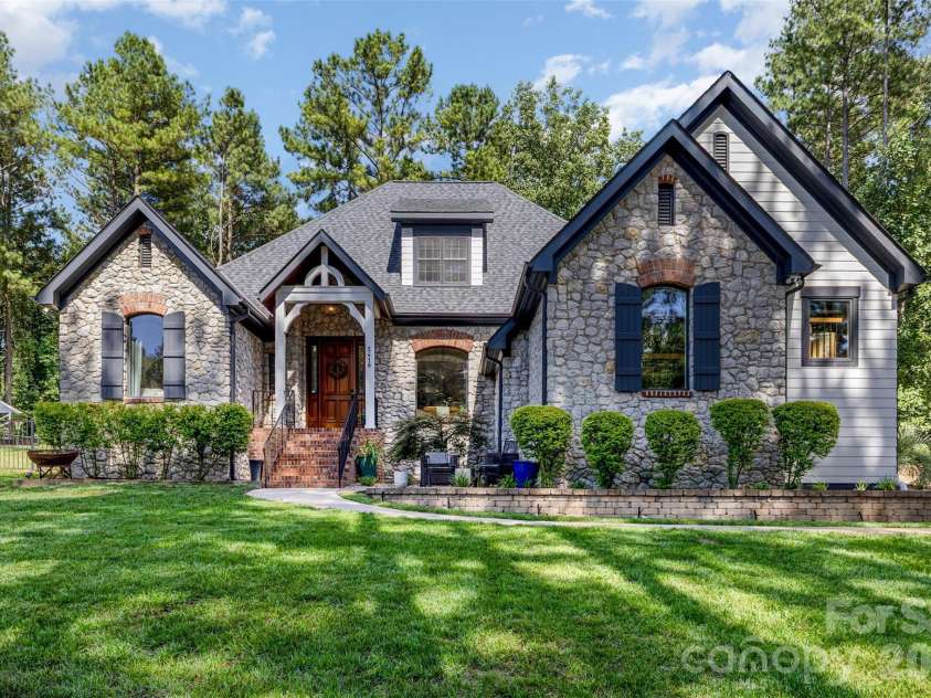 2418 Talbot Court, Sherrills Ford, NC 28673.  MLS# CAR4346722, YatesRealty ID 6624. 