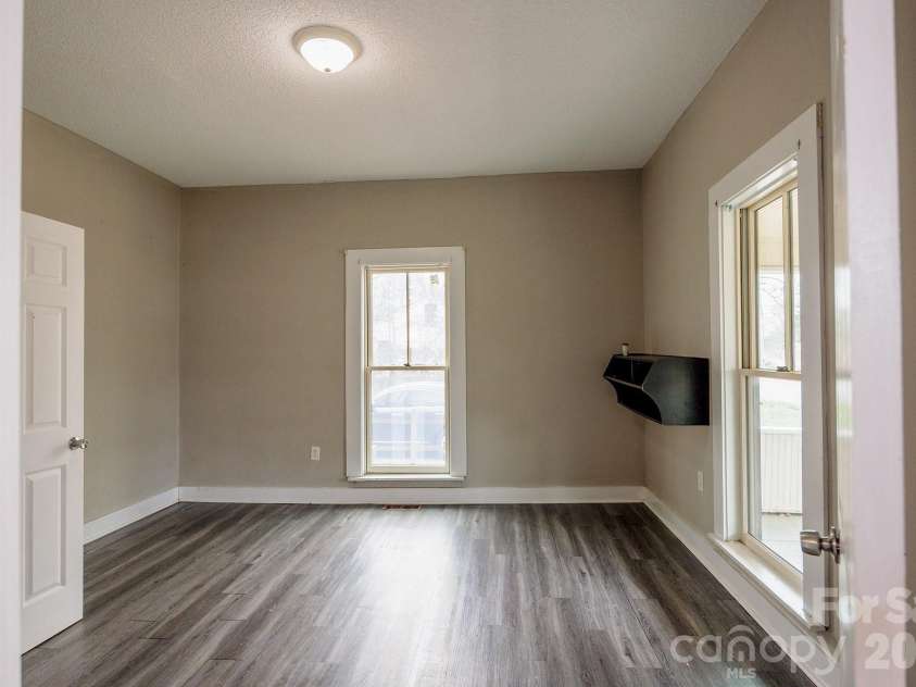 1209 Wilson W Lee Boulevard, Statesville, NC 28677.  MLS# CAR4354984, YatesRealty ID 6625. 