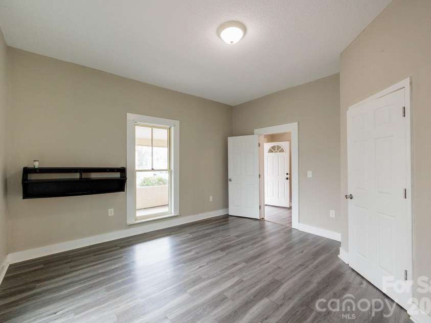 1209 Wilson W Lee Boulevard, Statesville, NC 28677.  MLS# CAR4354984, YatesRealty ID 6625. 