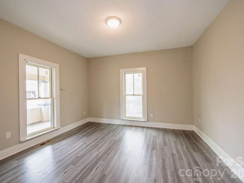 1209 Wilson W Lee Boulevard, Statesville, NC 28677.  MLS# CAR4354984, YatesRealty ID 6625. 