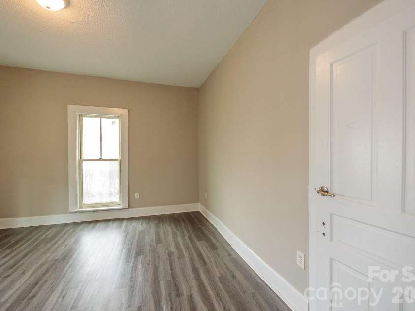 1209 Wilson W Lee Boulevard, Statesville, NC 28677.  MLS# CAR4354984, YatesRealty ID 6625. 