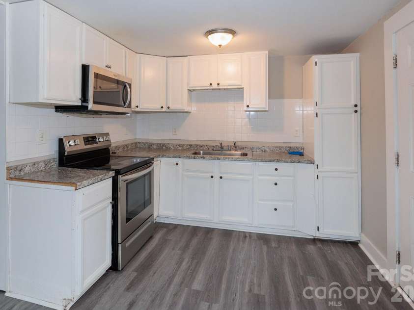 1209 Wilson W Lee Boulevard, Statesville, NC 28677.  MLS# CAR4354984, YatesRealty ID 6625. 