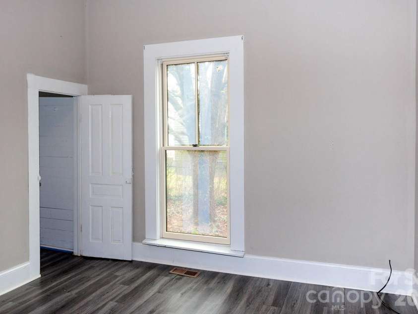 1209 Wilson W Lee Boulevard, Statesville, NC 28677.  MLS# CAR4354984, YatesRealty ID 6625. 