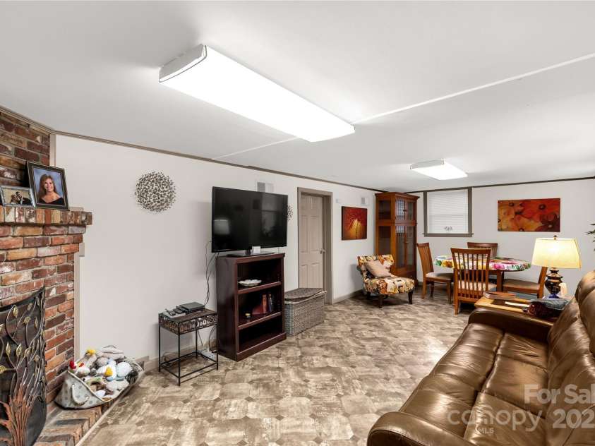 510 Jackson Road, Lancaster, SC 29720.  MLS# CAR4244352, YatesRealty ID 6627. Basement - living area/dining area