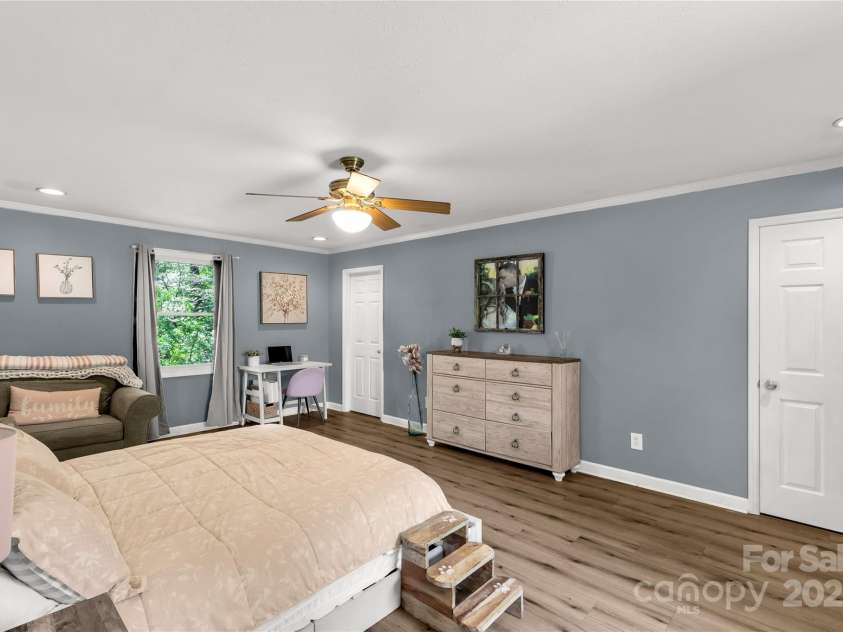 510 Jackson Road, Lancaster, SC 29720.  MLS# CAR4244352, YatesRealty ID 6627. Main level - BR with 2 massive walk in closets