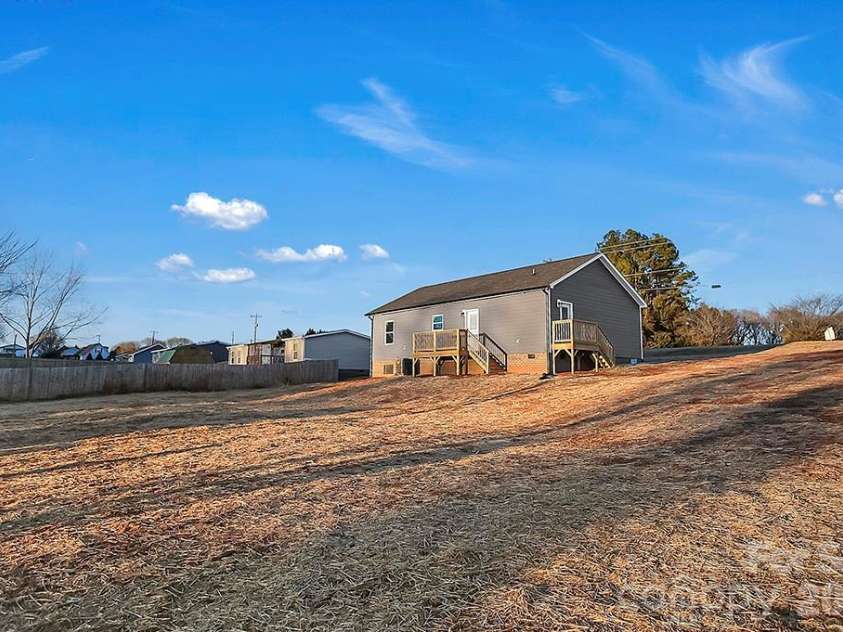 106 Quail Meadow Road, Shelby, NC 28150.  MLS# CAR4337065, YatesRealty ID 6628. 