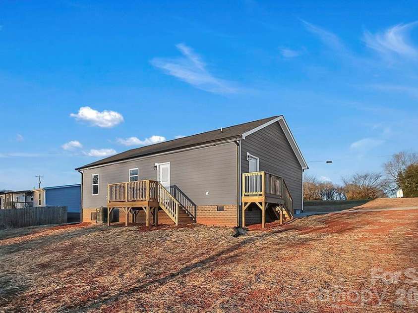 106 Quail Meadow Road, Shelby, NC 28150.  MLS# CAR4337065, YatesRealty ID 6628. 