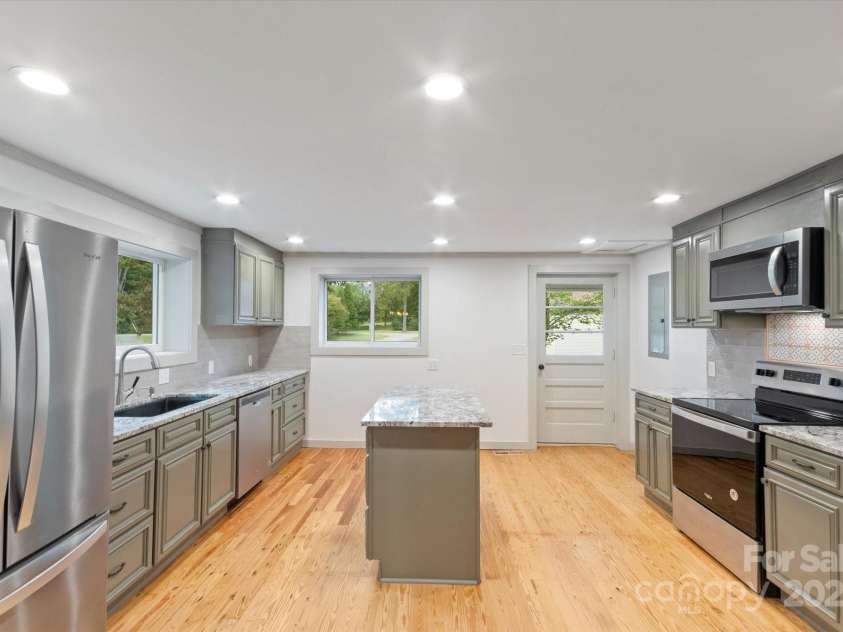 881 Peniel Road, Columbus, NC 28722.  MLS# CAR4183347, YatesRealty ID 6628. 