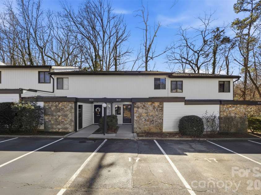 3617 Maple Glen Lane, Charlotte, NC 28226.  MLS# CAR4338646, YatesRealty ID 6629. 
