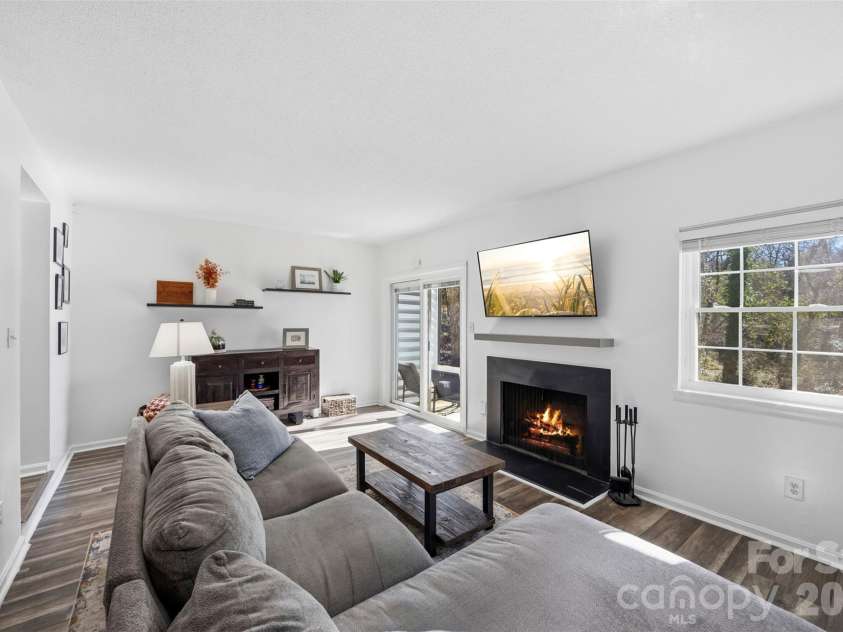 3617 Maple Glen Lane, Charlotte, NC 28226.  MLS# CAR4338646, YatesRealty ID 6629. 