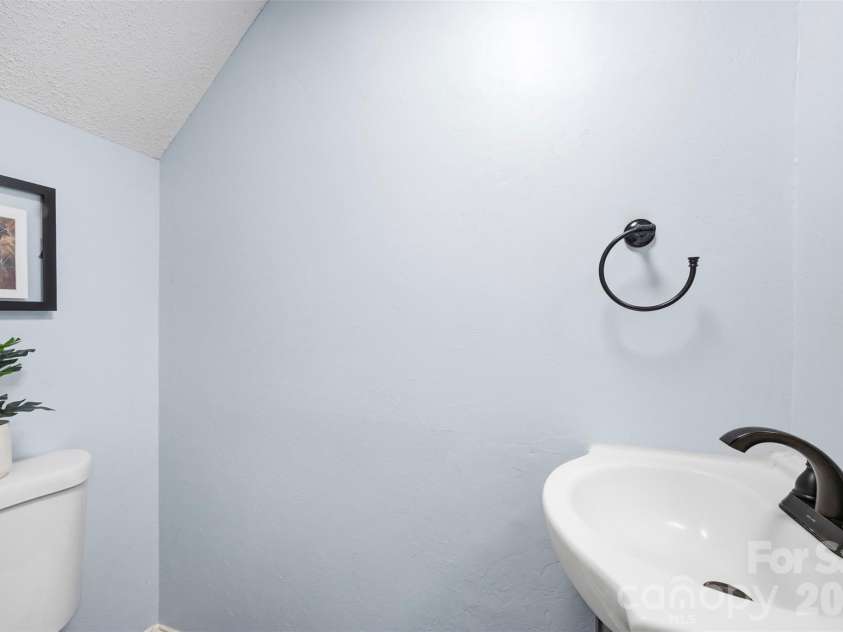 3617 Maple Glen Lane, Charlotte, NC 28226.  MLS# CAR4338646, YatesRealty ID 6629. 