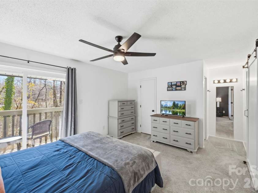 3617 Maple Glen Lane, Charlotte, NC 28226.  MLS# CAR4338646, YatesRealty ID 6629. 
