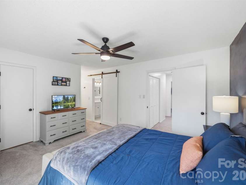 3617 Maple Glen Lane, Charlotte, NC 28226.  MLS# CAR4338646, YatesRealty ID 6629. 