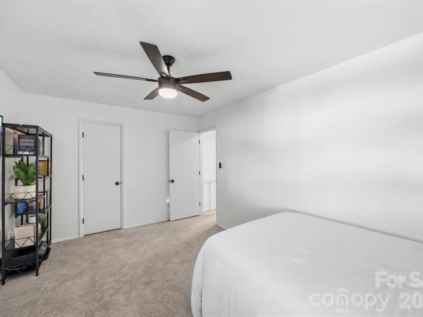 3617 Maple Glen Lane, Charlotte, NC 28226.  MLS# CAR4338646, YatesRealty ID 6629. 