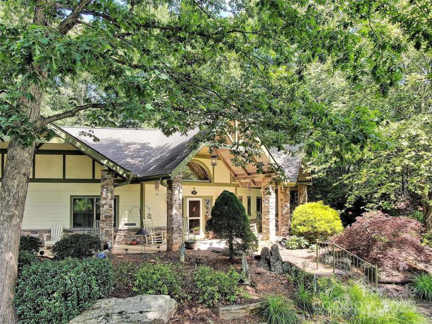 144 Ruffed Grouse Lane, Waynesville, NC 28786.  MLS# CAR4042474, YatesRealty ID 663. 