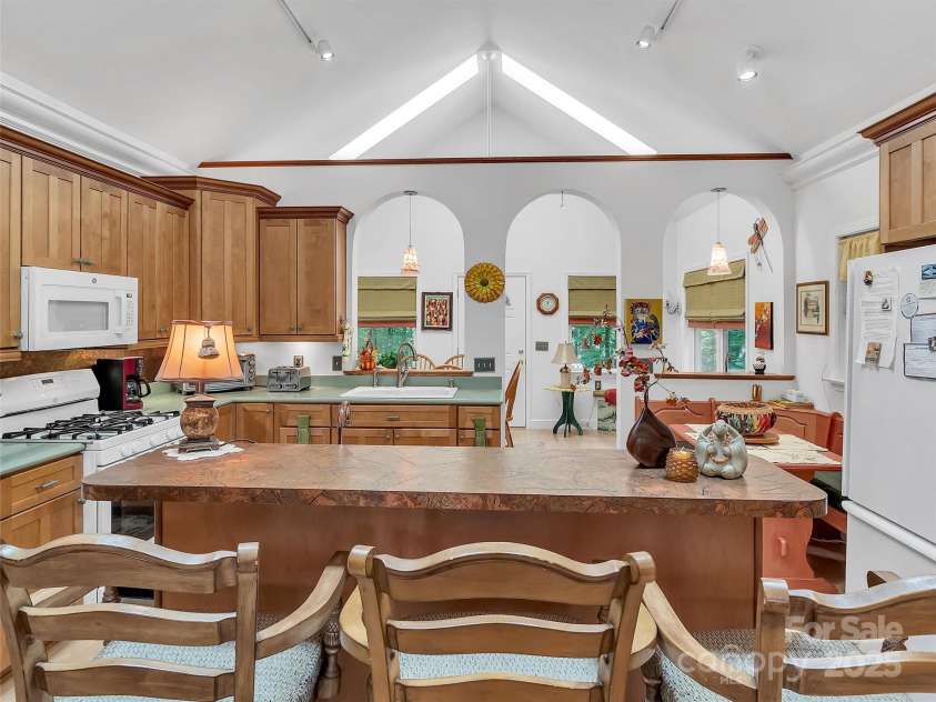 144 Ruffed Grouse Lane, Waynesville, NC 28786.  MLS# CAR4042474, YatesRealty ID 663. 