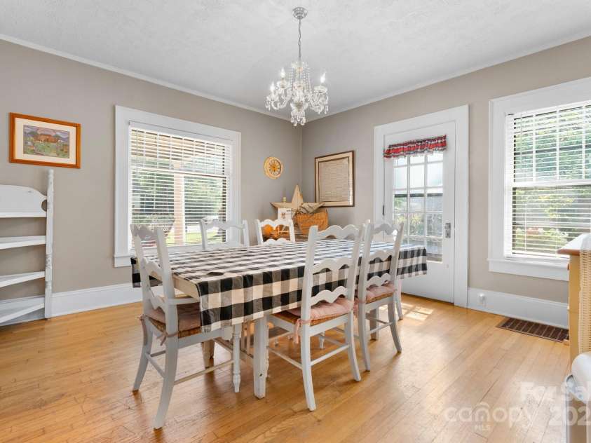 313 Main Street, Morganton, NC 28655.  MLS# CAR4275502, YatesRealty ID 663. 