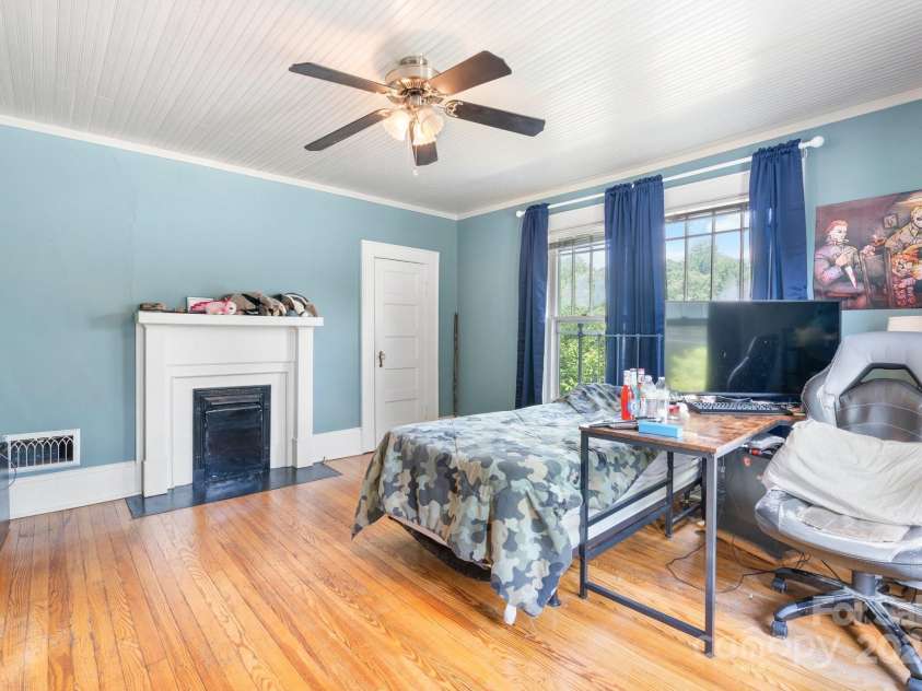 313 Main Street, Morganton, NC 28655.  MLS# CAR4275502, YatesRealty ID 663. 