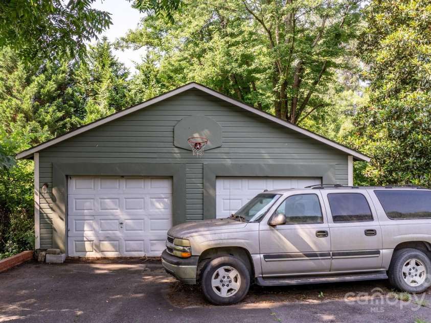 313 Main Street, Morganton, NC 28655.  MLS# CAR4275502, YatesRealty ID 663. 