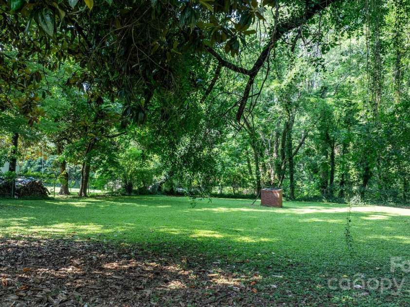 313 Main Street, Morganton, NC 28655.  MLS# CAR4275502, YatesRealty ID 663. 