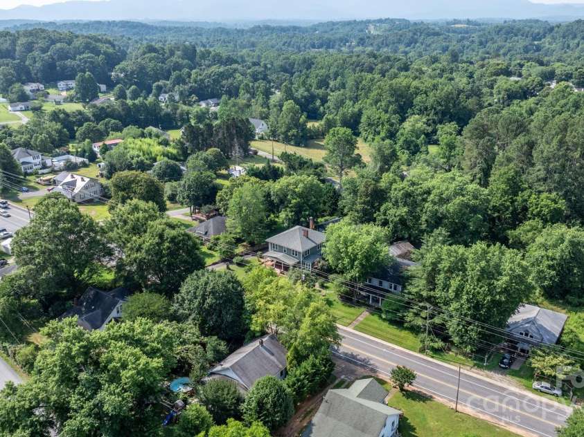 313 Main Street, Morganton, NC 28655.  MLS# CAR4275502, YatesRealty ID 663. 