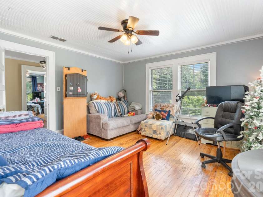 313 Main Street, Morganton, NC 28655.  MLS# CAR4275502, YatesRealty ID 663. 