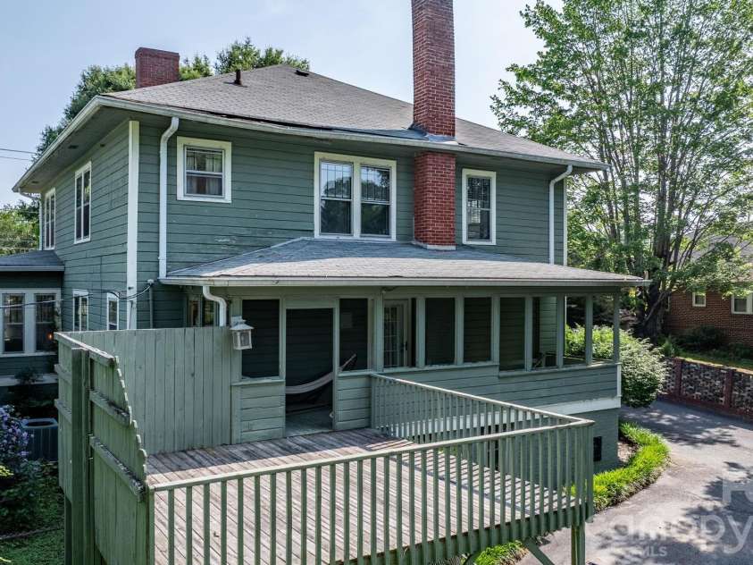 313 Main Street, Morganton, NC 28655.  MLS# CAR4275502, YatesRealty ID 663. 