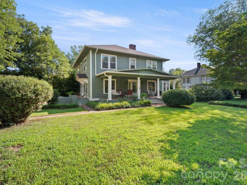 313 Main Street, Morganton, NC 28655.  MLS# CAR4401633, YatesRealty ID 663. 